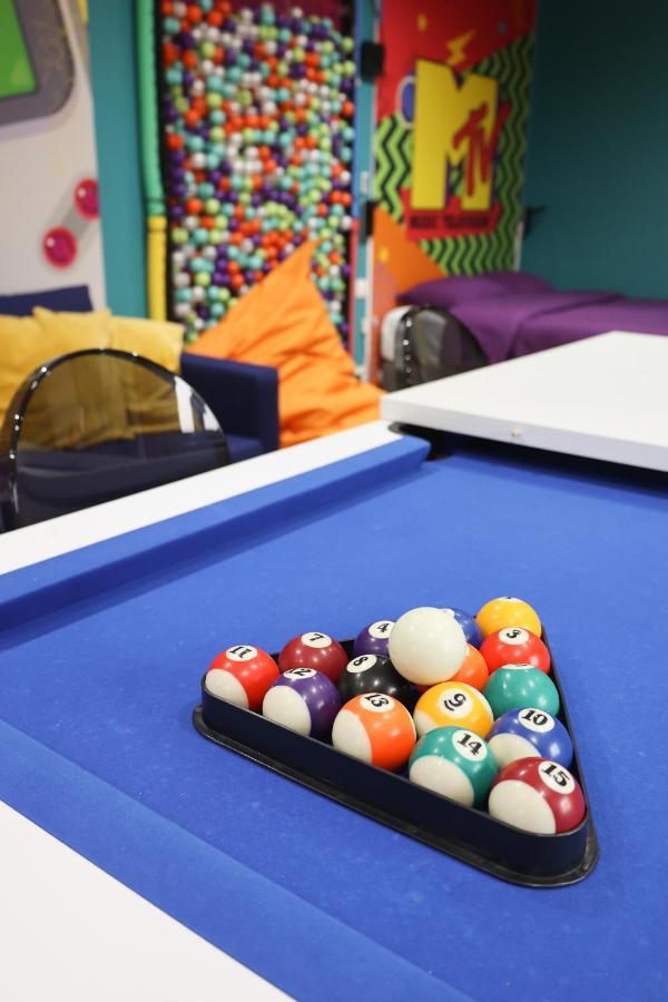 Capsule 90's - Balneo - Sauna - Flipper - Billard - Netflix - Nintendo Switch & Jeux - Apartment *