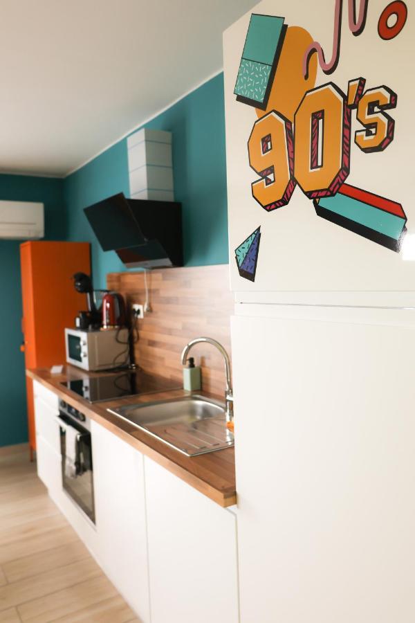 Capsule 90's - Balneo - Sauna - Flipper - Billard - Netflix - Nintendo Switch & Jeux - Apartment Mons